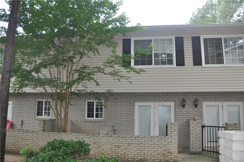 6940 Roswell Road Unit 18c, Sandy Springs, Georgia 30328, 1 Bedroom Bedrooms, ,1 BathroomBathrooms,Residential,Sold,6940 Roswell Road Unit 18c,6021211