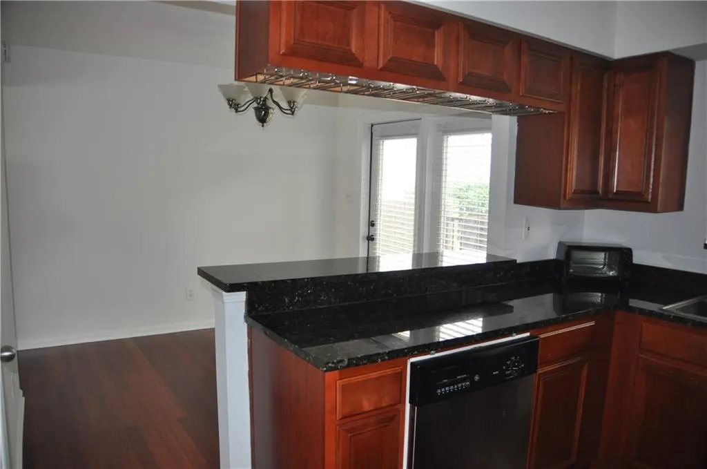 6940 Roswell Road Unit 18c, Sandy Springs, Georgia 30328, 1 Bedroom Bedrooms, ,1 BathroomBathrooms,Residential,Sold,6940 Roswell Road Unit 18c,6021211
