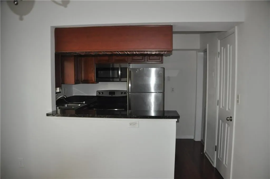 6940 Roswell Road Unit 18c, Sandy Springs, Georgia 30328, 1 Bedroom Bedrooms, ,1 BathroomBathrooms,Residential,Sold,6940 Roswell Road Unit 18c,6021211