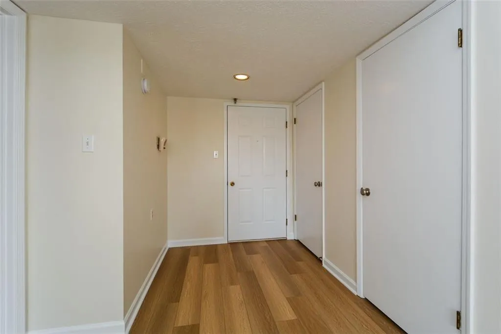 475 Mount Vernon Highway Ne Unit A-102, Sandy Springs, Georgia 30328, 1 Bedroom Bedrooms, ,1 BathroomBathrooms,Residential,For Sale,475 Mount Vernon Highway Ne Unit A-102,7647169