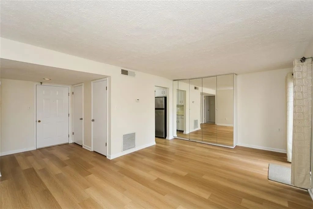 475 Mount Vernon Highway Ne Unit A-102, Sandy Springs, Georgia 30328, 1 Bedroom Bedrooms, ,1 BathroomBathrooms,Residential,For Sale,475 Mount Vernon Highway Ne Unit A-102,7647169