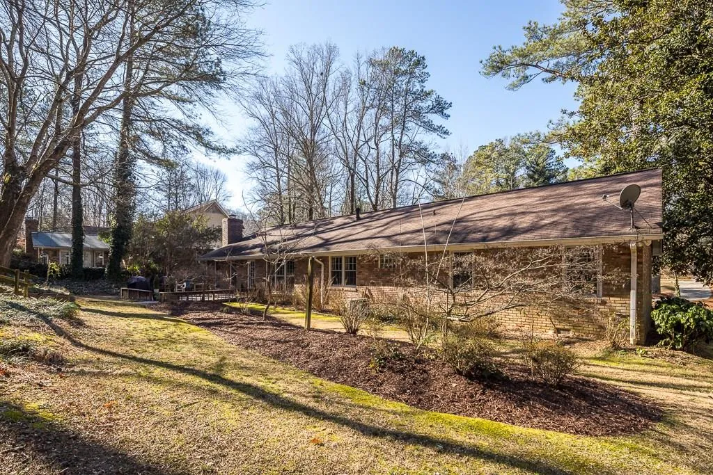 7265 Hunters Branch Drive, Sandy Springs, Georgia 30328, 4 Bedrooms Bedrooms, ,2 BathroomsBathrooms,Residential,Sold,7265 Hunters Branch Drive,5951731