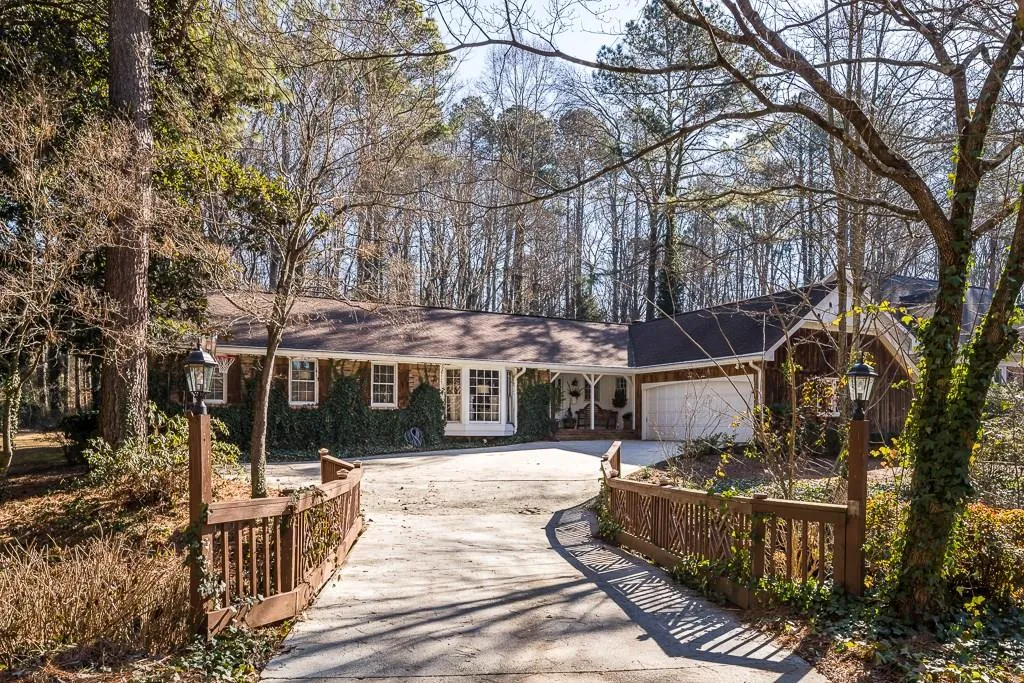 7265 Hunters Branch Drive, Sandy Springs, Georgia 30328, 4 Bedrooms Bedrooms, ,2 BathroomsBathrooms,Residential,Sold,7265 Hunters Branch Drive,5951731