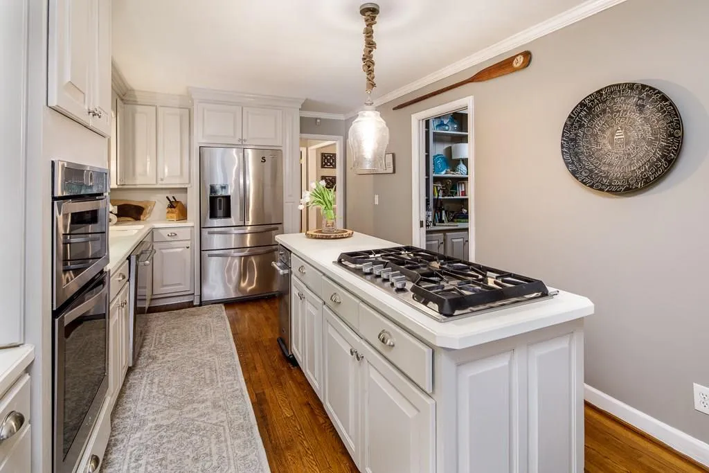 7265 Hunters Branch Drive, Sandy Springs, Georgia 30328, 4 Bedrooms Bedrooms, ,2 BathroomsBathrooms,Residential,Sold,7265 Hunters Branch Drive,5951731
