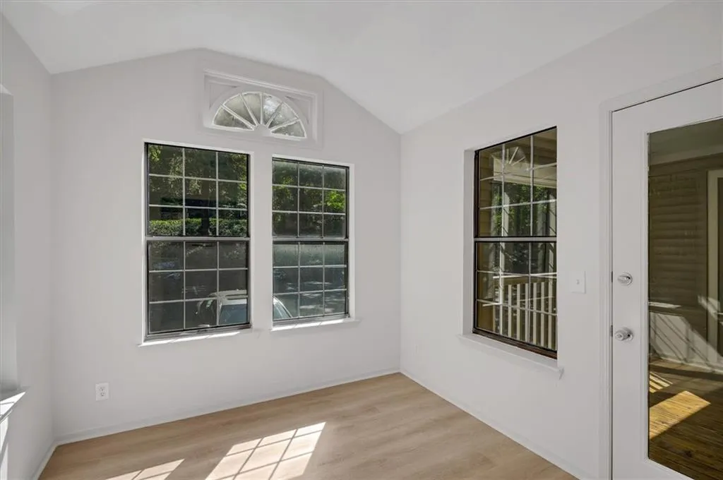 209 Barrington Hills Drive Unit 209, Atlanta, Georgia 30350, 3 Bedrooms Bedrooms, ,2 BathroomsBathrooms,Residential,Sold,209 Barrington Hills Drive Unit 209,7465607