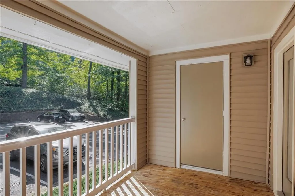 209 Barrington Hills Drive Unit 209, Atlanta, Georgia 30350, 3 Bedrooms Bedrooms, ,2 BathroomsBathrooms,Residential,Sold,209 Barrington Hills Drive Unit 209,7465607