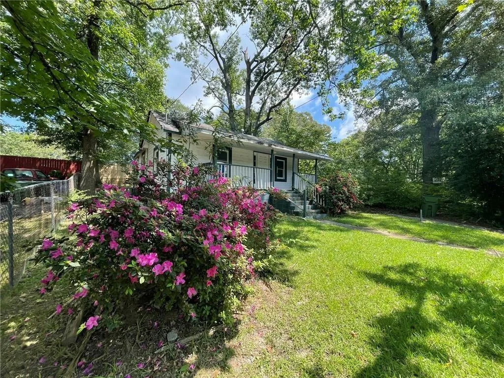1199 Warfield Street Nw, Atlanta, Georgia 30318, 3 Bedrooms Bedrooms, ,1 BathroomBathrooms,Residential,For Sale,1199 Warfield Street Nw,7624733