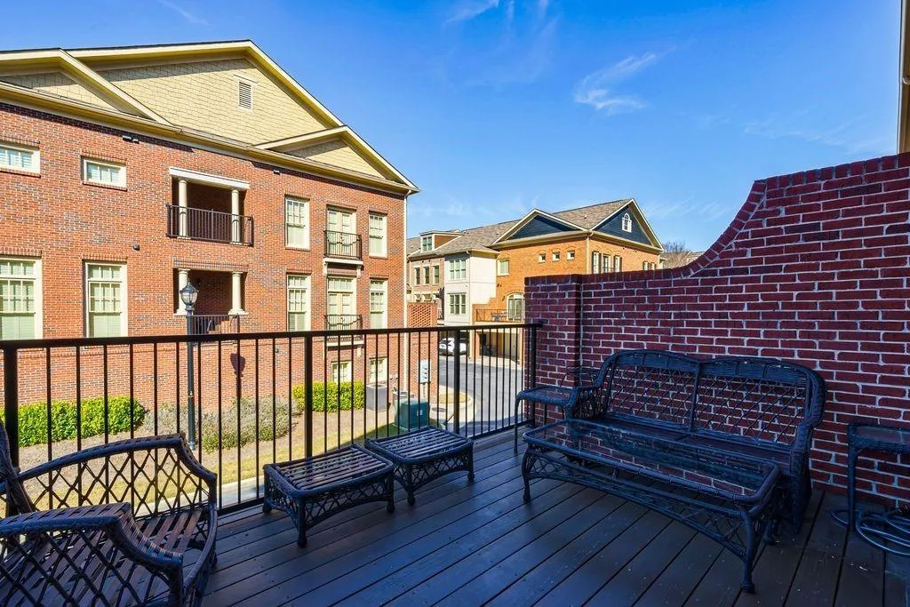 400 River Vista Drive Unit 44, Atlanta, Georgia 30339, 4 Bedrooms Bedrooms, ,4 BathroomsBathrooms,Residential,Sold,400 River Vista Drive Unit 44,6994321