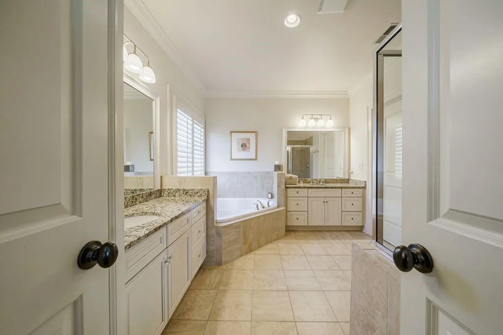 400 River Vista Drive Unit 44, Atlanta, Georgia 30339, 4 Bedrooms Bedrooms, ,4 BathroomsBathrooms,Residential,Sold,400 River Vista Drive Unit 44,6994321