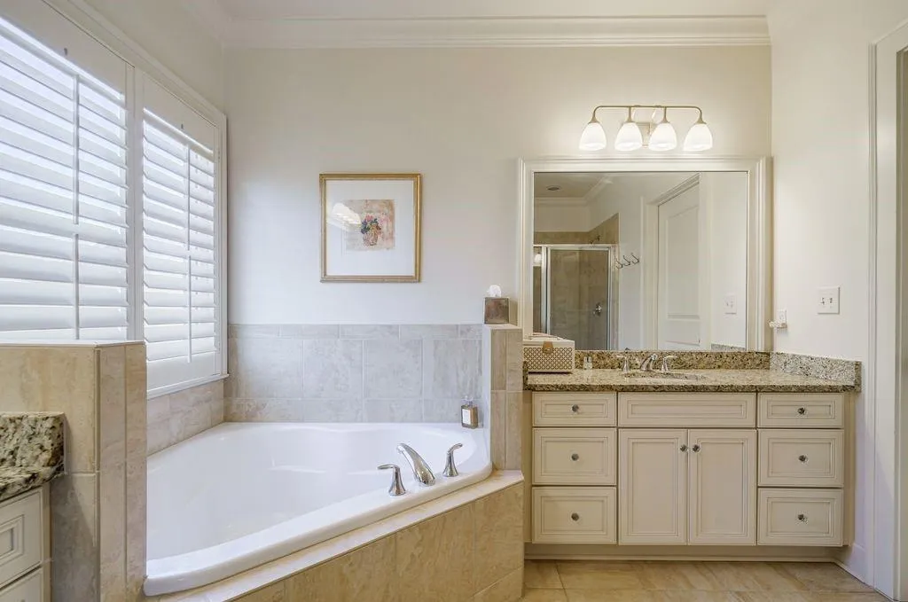 400 River Vista Drive Unit 44, Atlanta, Georgia 30339, 4 Bedrooms Bedrooms, ,4 BathroomsBathrooms,Residential,Sold,400 River Vista Drive Unit 44,6994321