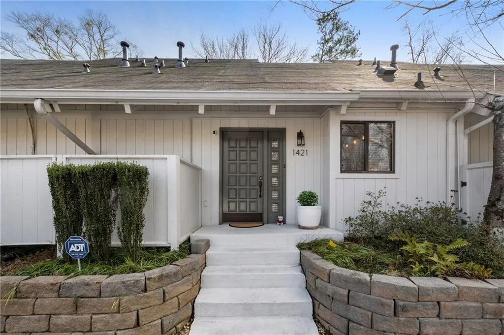 1421 N Druid Hills Road Ne, Atlanta, Georgia 30319, 2 Bedrooms Bedrooms, 0 ,2 BathroomsBathrooms,Residential,Sold,1421 N Druid Hills Road Ne,7723256