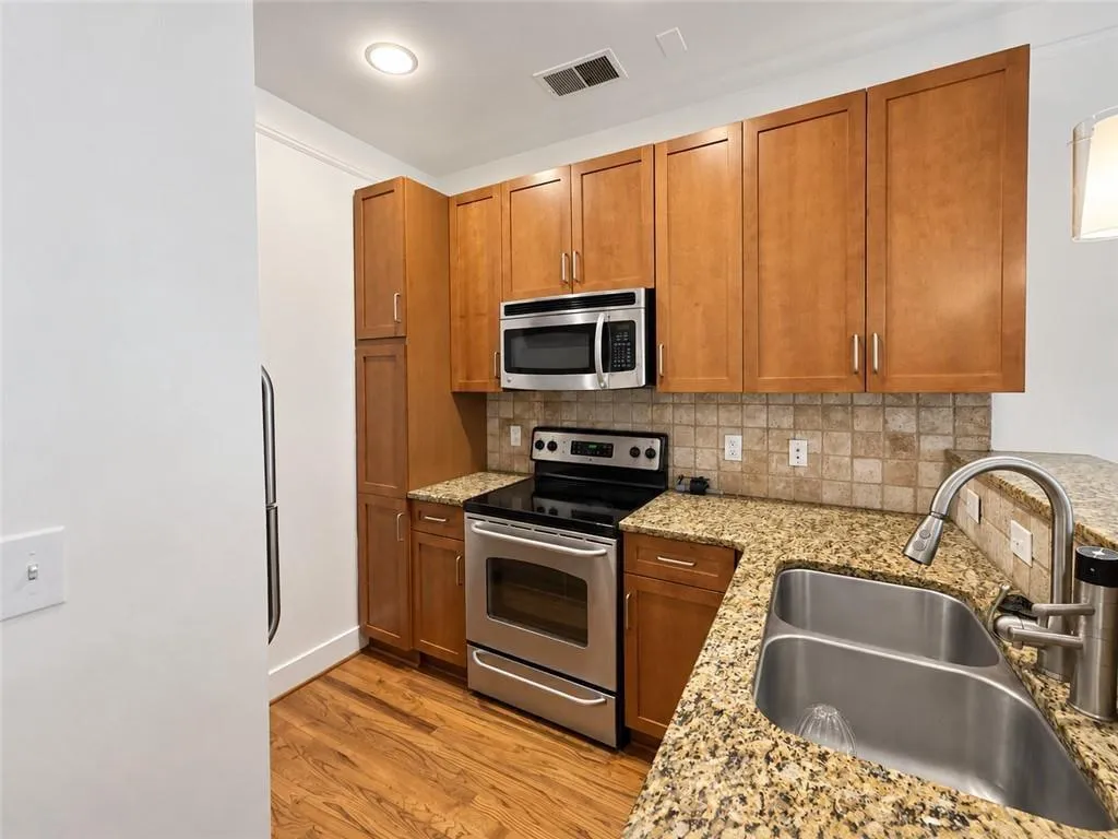216 Semel Drive Nw Unit 360, Atlanta, Georgia 30309, 2 Bedrooms Bedrooms, 0 ,2 BathroomsBathrooms,Residential,For Sale,216 Semel Drive Nw Unit 360,7845826