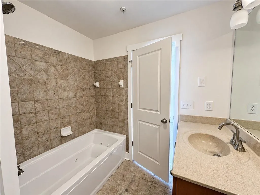 216 Semel Drive Nw Unit 360, Atlanta, Georgia 30309, 2 Bedrooms Bedrooms, 0 ,2 BathroomsBathrooms,Residential,For Sale,216 Semel Drive Nw Unit 360,7845826