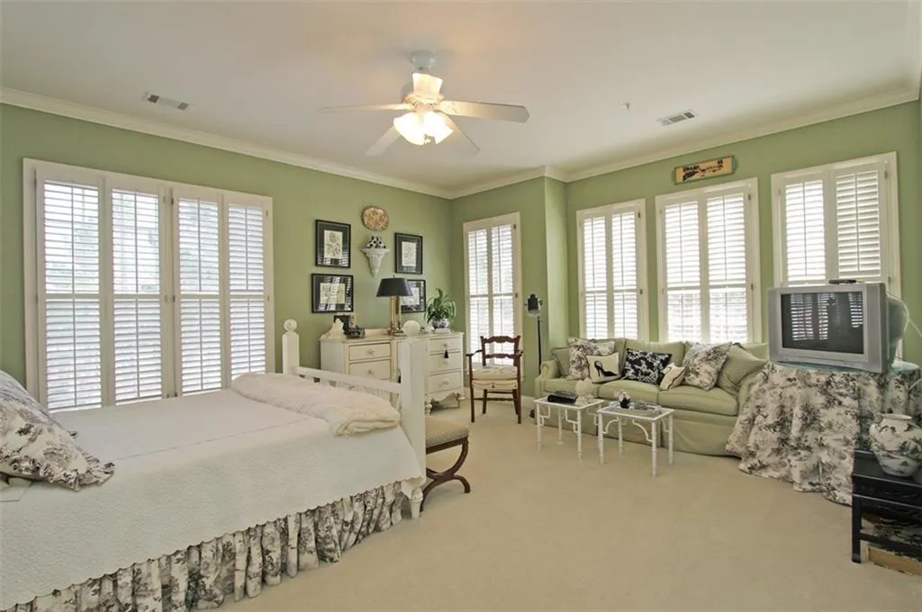 5492 Glenridge Drive Unit 500, Atlanta, Georgia 30342, 3 Bedrooms Bedrooms, ,4 BathroomsBathrooms,Residential,Sold,5492 Glenridge Drive Unit 500,5645655