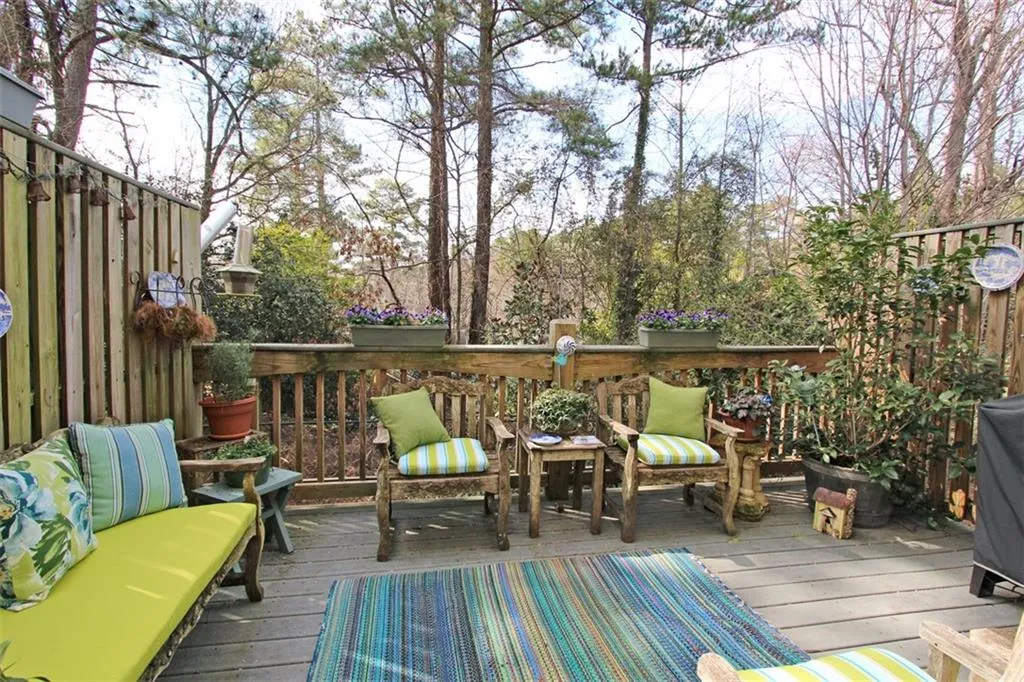 5492 Glenridge Drive Unit 500, Atlanta, Georgia 30342, 3 Bedrooms Bedrooms, ,4 BathroomsBathrooms,Residential,Sold,5492 Glenridge Drive Unit 500,5645655