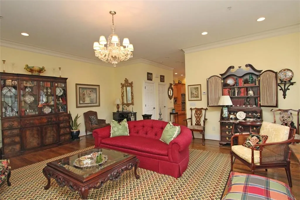 5492 Glenridge Drive Unit 500, Atlanta, Georgia 30342, 3 Bedrooms Bedrooms, ,4 BathroomsBathrooms,Residential,Sold,5492 Glenridge Drive Unit 500,5645655