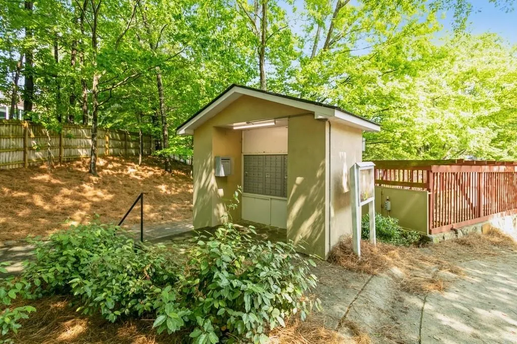 1602 Masons Creek Circle, Sandy Springs, Georgia 30350, 3 Bedrooms Bedrooms, ,2 BathroomsBathrooms,Residential,Sold,1602 Masons Creek Circle,7062549