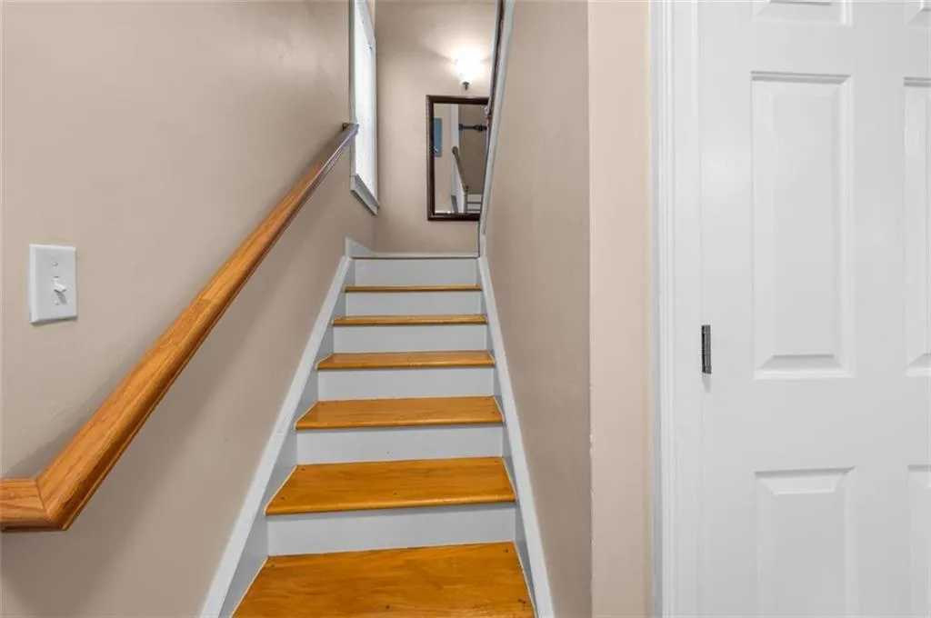 1602 Masons Creek Circle, Sandy Springs, Georgia 30350, 3 Bedrooms Bedrooms, ,2 BathroomsBathrooms,Residential,Sold,1602 Masons Creek Circle,7062549