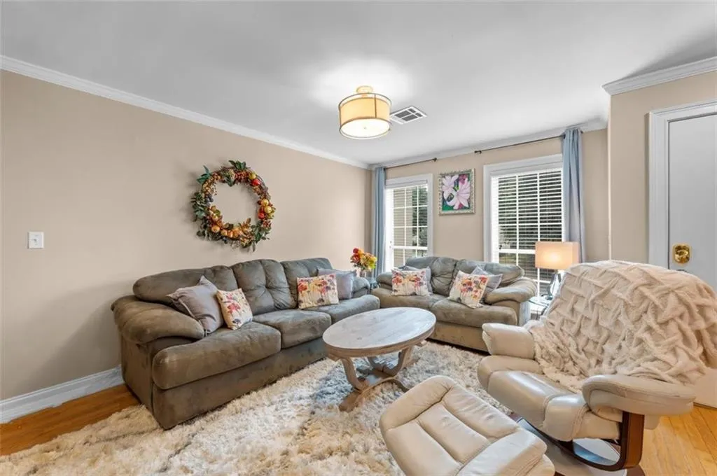 1602 Masons Creek Circle, Sandy Springs, Georgia 30350, 3 Bedrooms Bedrooms, ,2 BathroomsBathrooms,Residential,Sold,1602 Masons Creek Circle,7062549