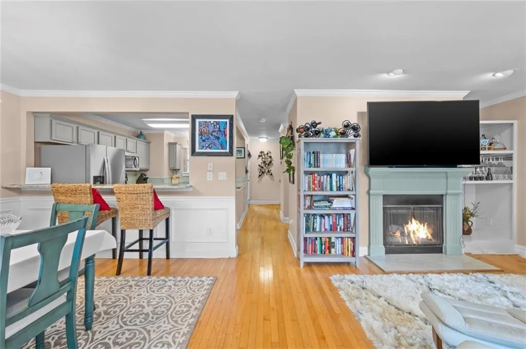 1602 Masons Creek Circle, Sandy Springs, Georgia 30350, 3 Bedrooms Bedrooms, ,2 BathroomsBathrooms,Residential,Sold,1602 Masons Creek Circle,7062549