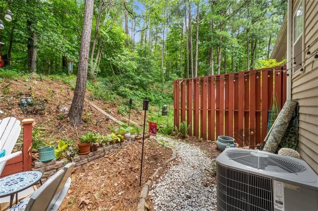 1602 Masons Creek Circle, Sandy Springs, Georgia 30350, 3 Bedrooms Bedrooms, ,2 BathroomsBathrooms,Residential,Sold,1602 Masons Creek Circle,7062549