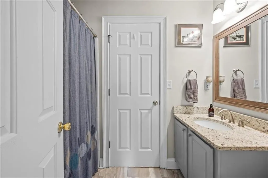 1602 Masons Creek Circle, Sandy Springs, Georgia 30350, 3 Bedrooms Bedrooms, ,2 BathroomsBathrooms,Residential,Sold,1602 Masons Creek Circle,7062549