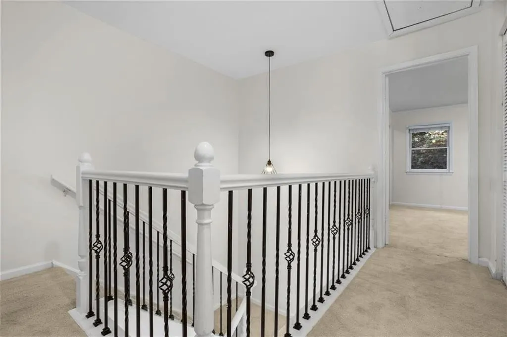 232 Peachtree Hollow Court, Sandy Springs, Georgia 30328, 2 Bedrooms Bedrooms, ,2 BathroomsBathrooms,Residential,For Sale,232 Peachtree Hollow Court,7659494