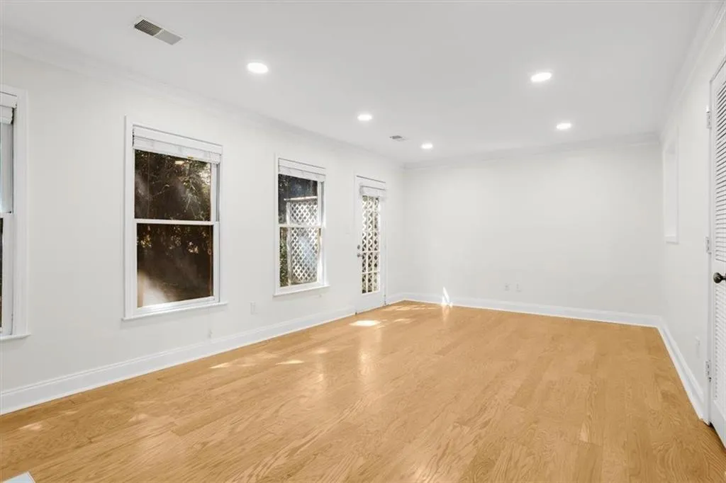 232 Peachtree Hollow Court, Sandy Springs, Georgia 30328, 2 Bedrooms Bedrooms, ,2 BathroomsBathrooms,Residential,For Sale,232 Peachtree Hollow Court,7659494