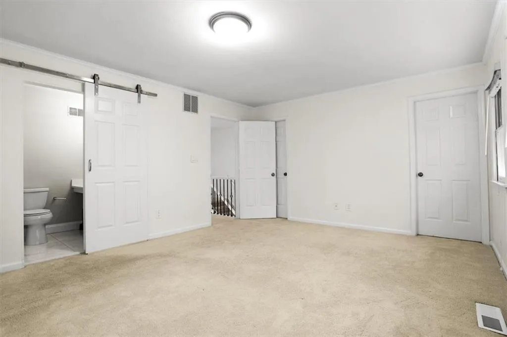 232 Peachtree Hollow Court, Sandy Springs, Georgia 30328, 2 Bedrooms Bedrooms, ,2 BathroomsBathrooms,Residential,For Sale,232 Peachtree Hollow Court,7659494