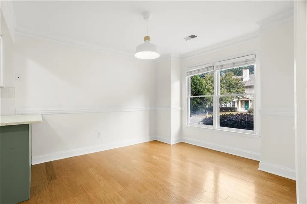 232 Peachtree Hollow Court, Sandy Springs, Georgia 30328, 2 Bedrooms Bedrooms, ,2 BathroomsBathrooms,Residential,For Sale,232 Peachtree Hollow Court,7659494