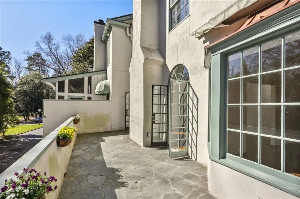 650 Moores Mill Road Nw Unit 23, Atlanta, Georgia 30327, 3 Bedrooms Bedrooms, 0 ,3 BathroomsBathrooms,Residential,Sold,650 Moores Mill Road Nw Unit 23,7167637