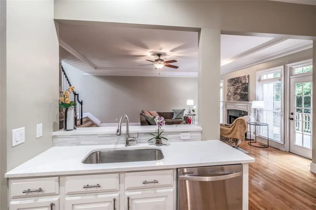 1000 Wescott Lane, Sandy Springs, Georgia 30319, 4 Bedrooms Bedrooms, ,4 BathroomsBathrooms,Residential,Sold,1000 Wescott Lane,6775779