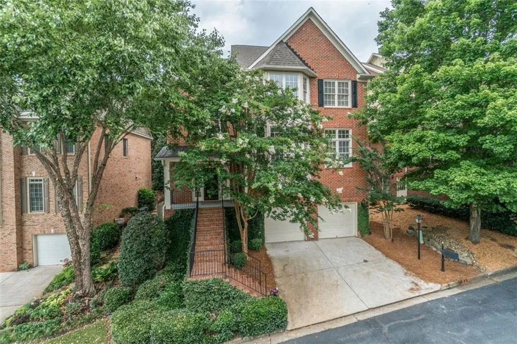1000 Wescott Lane, Sandy Springs, Georgia 30319, 4 Bedrooms Bedrooms, ,4 BathroomsBathrooms,Residential,Sold,1000 Wescott Lane,6775779