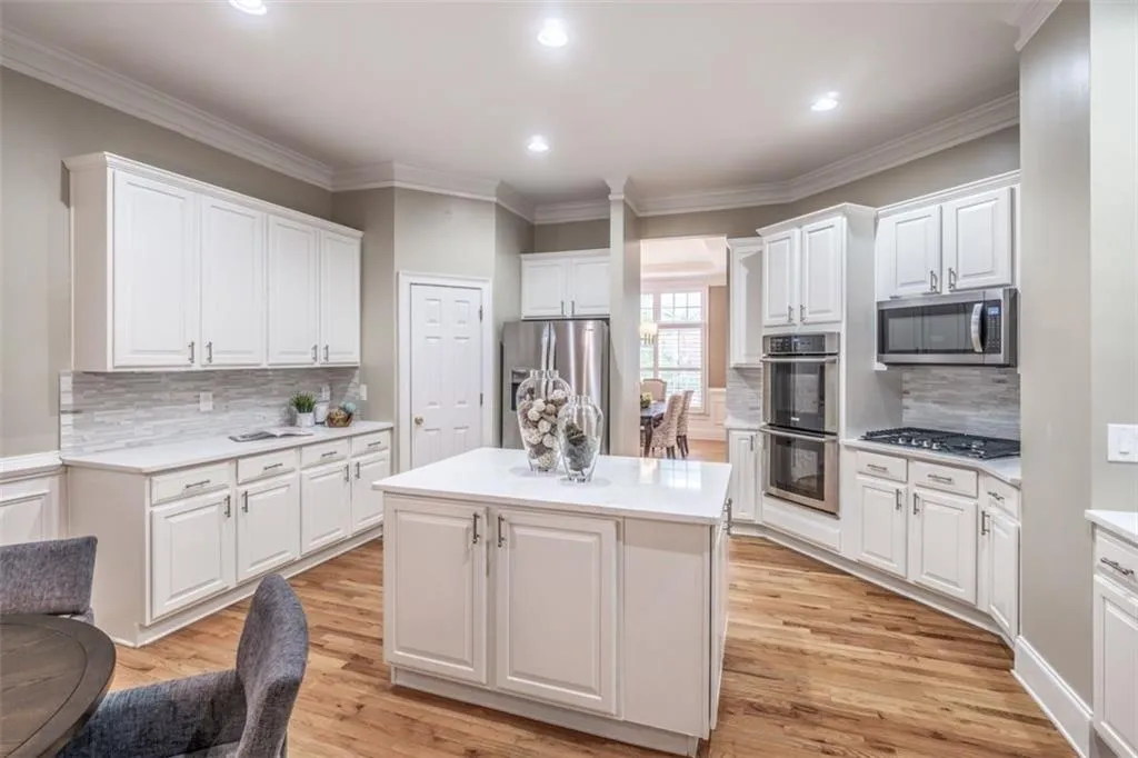 1000 Wescott Lane, Sandy Springs, Georgia 30319, 4 Bedrooms Bedrooms, ,4 BathroomsBathrooms,Residential,Sold,1000 Wescott Lane,6775779
