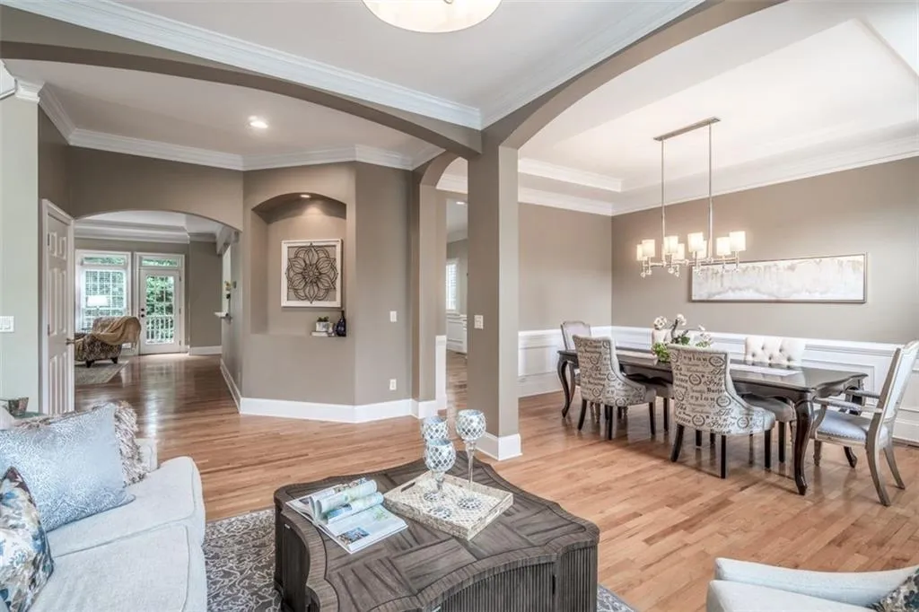 1000 Wescott Lane, Sandy Springs, Georgia 30319, 4 Bedrooms Bedrooms, ,4 BathroomsBathrooms,Residential,Sold,1000 Wescott Lane,6775779
