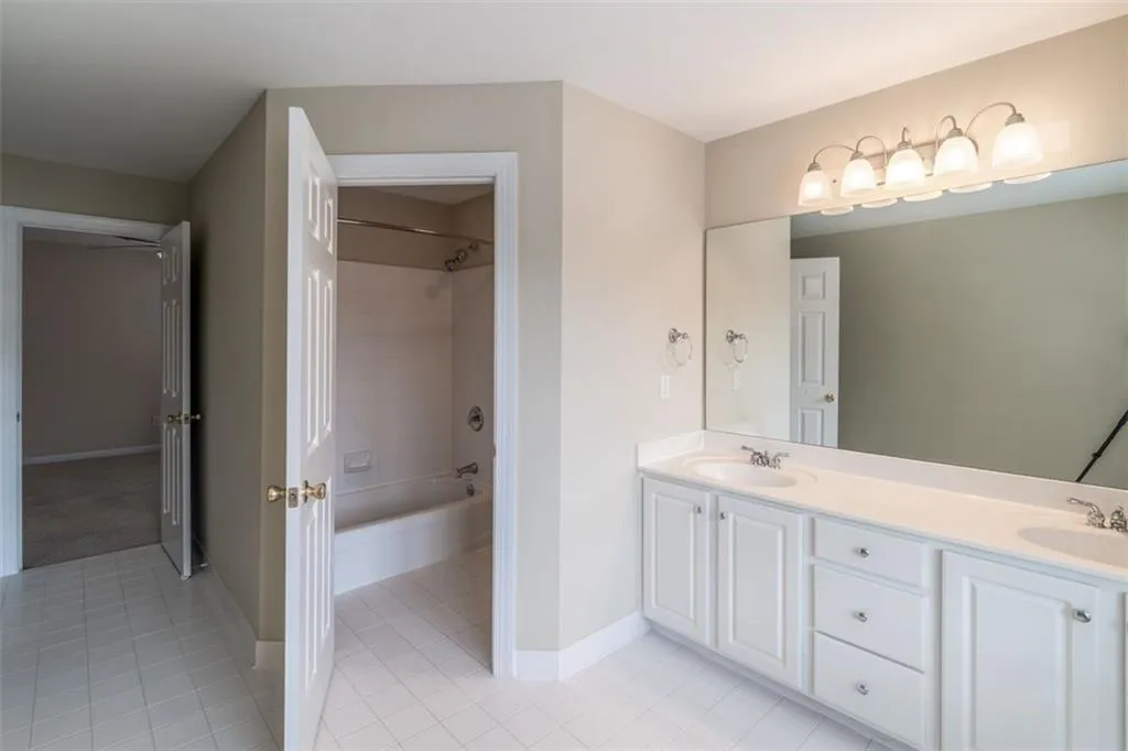 1000 Wescott Lane, Sandy Springs, Georgia 30319, 4 Bedrooms Bedrooms, ,4 BathroomsBathrooms,Residential,Sold,1000 Wescott Lane,6775779