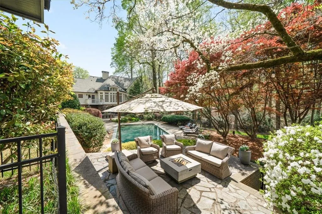 423 Tara Trail, Atlanta, Georgia 30327, 5 Bedrooms Bedrooms, ,4 BathroomsBathrooms,Residential,For Sale,423 Tara Trail,7745589