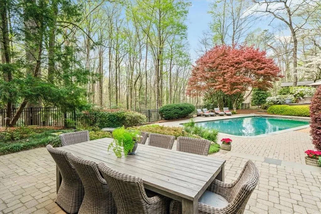 423 Tara Trail, Atlanta, Georgia 30327, 5 Bedrooms Bedrooms, ,4 BathroomsBathrooms,Residential,For Sale,423 Tara Trail,7745589