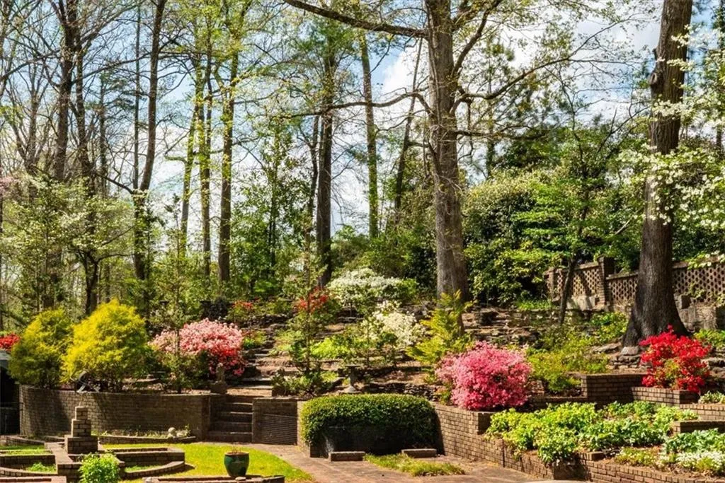 423 Tara Trail, Atlanta, Georgia 30327, 5 Bedrooms Bedrooms, ,4 BathroomsBathrooms,Residential,For Sale,423 Tara Trail,7745589