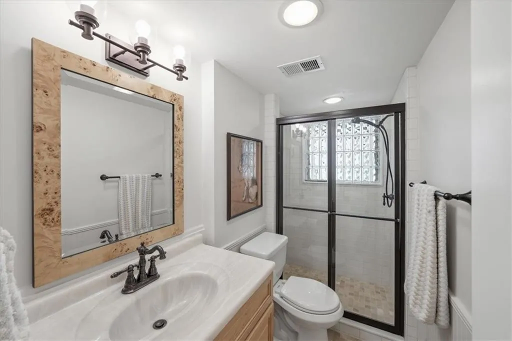 423 Tara Trail, Atlanta, Georgia 30327, 5 Bedrooms Bedrooms, ,4 BathroomsBathrooms,Residential,For Sale,423 Tara Trail,7745589