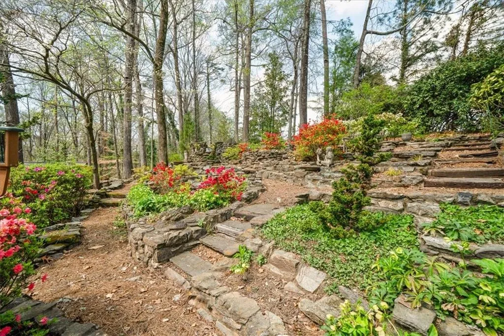 423 Tara Trail, Atlanta, Georgia 30327, 5 Bedrooms Bedrooms, ,4 BathroomsBathrooms,Residential,For Sale,423 Tara Trail,7745589