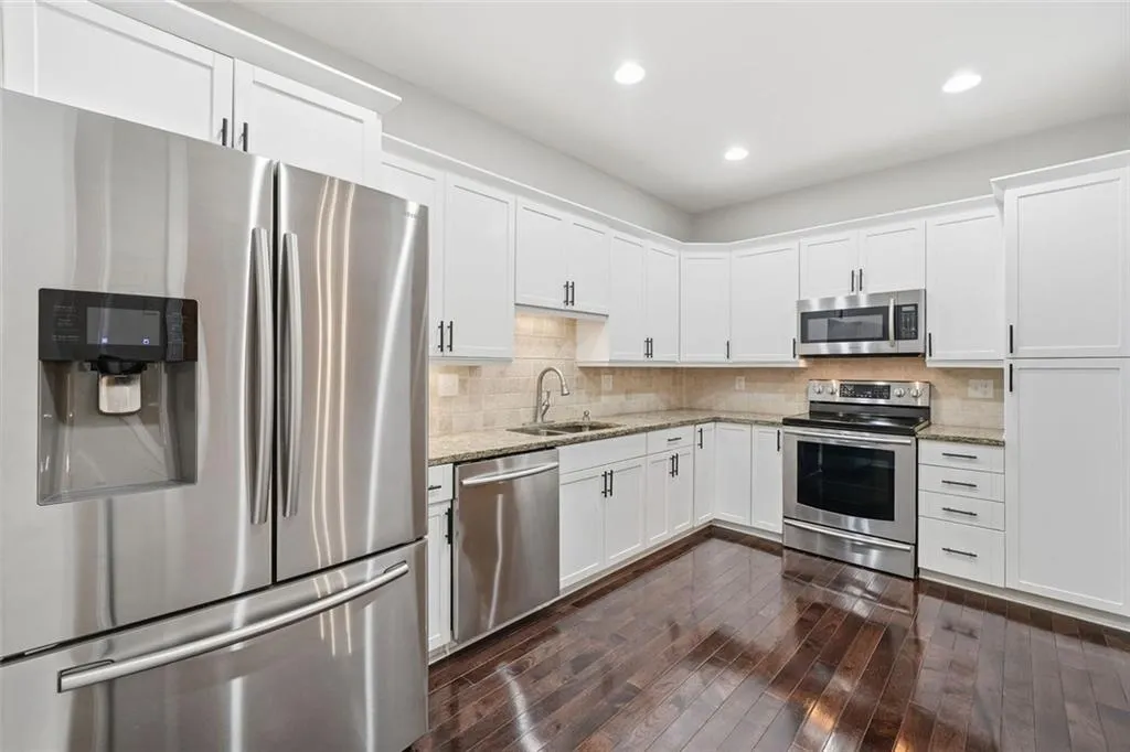 306 Brandywine Circle, Sandy Springs, Georgia 30350, 3 Bedrooms Bedrooms, ,2 BathroomsBathrooms,Residential,For Sale,306 Brandywine Circle,7671109