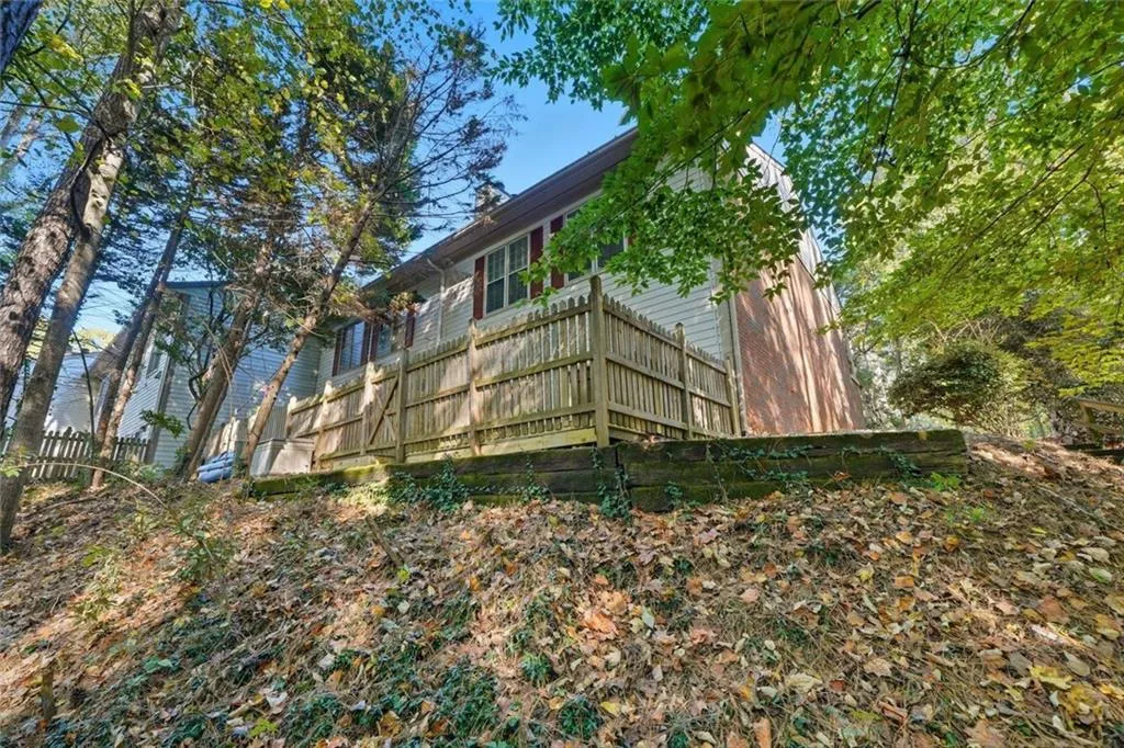 306 Brandywine Circle, Sandy Springs, Georgia 30350, 3 Bedrooms Bedrooms, ,2 BathroomsBathrooms,Residential,For Sale,306 Brandywine Circle,7671109