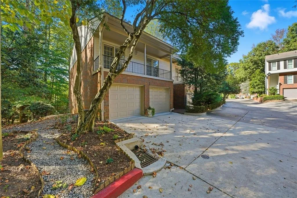 306 Brandywine Circle, Sandy Springs, Georgia 30350, 3 Bedrooms Bedrooms, ,2 BathroomsBathrooms,Residential,For Sale,306 Brandywine Circle,7671109