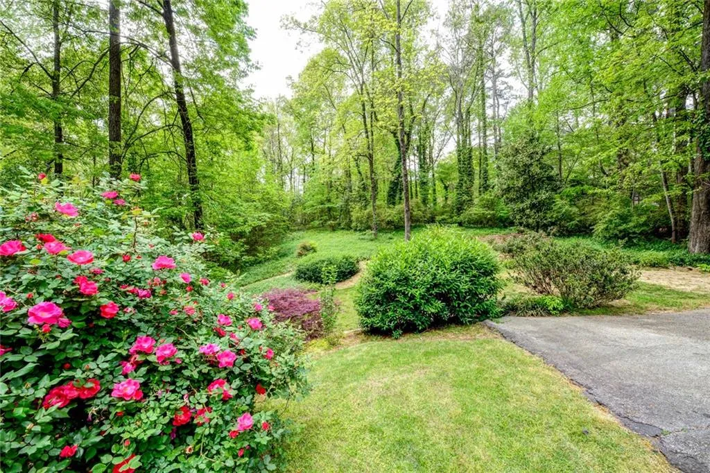 7150 Brandon Mill Road, Sandy Springs, Georgia 30328, 5 Bedrooms Bedrooms, ,3 BathroomsBathrooms,Residential,Sold,7150 Brandon Mill Road,6541881