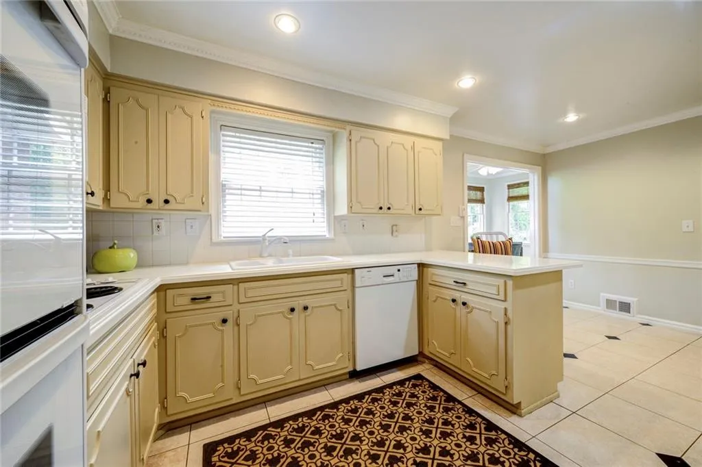 7150 Brandon Mill Road, Sandy Springs, Georgia 30328, 5 Bedrooms Bedrooms, ,3 BathroomsBathrooms,Residential,Sold,7150 Brandon Mill Road,6541881