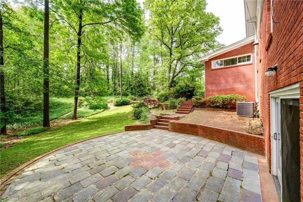 7150 Brandon Mill Road, Sandy Springs, Georgia 30328, 5 Bedrooms Bedrooms, ,3 BathroomsBathrooms,Residential,Sold,7150 Brandon Mill Road,6541881