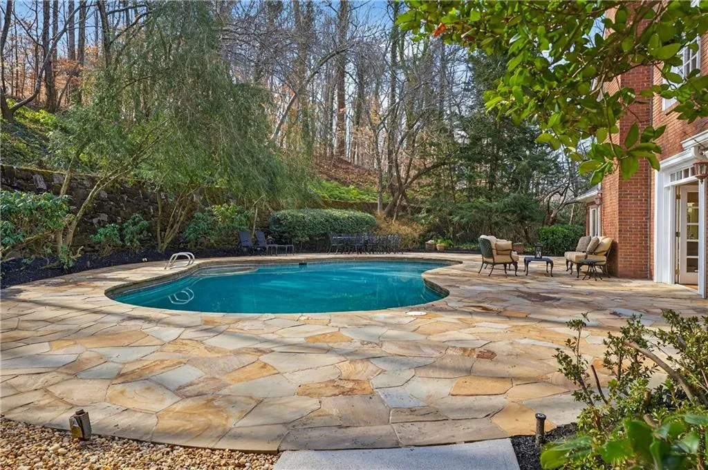 1735 Winterthur Close Nw, Sandy Springs, Georgia 30328, 5 Bedrooms Bedrooms, ,4 BathroomsBathrooms,Residential,For Sale,1735 Winterthur Close Nw,7713110