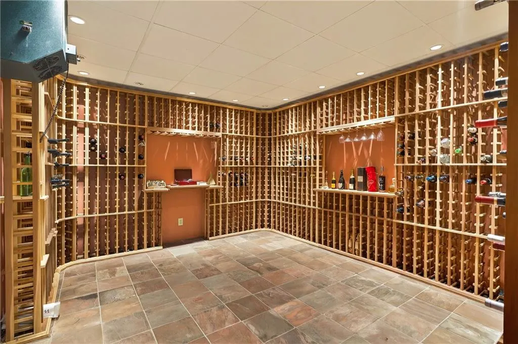 1735 Winterthur Close Nw, Sandy Springs, Georgia 30328, 5 Bedrooms Bedrooms, ,4 BathroomsBathrooms,Residential,For Sale,1735 Winterthur Close Nw,7713110