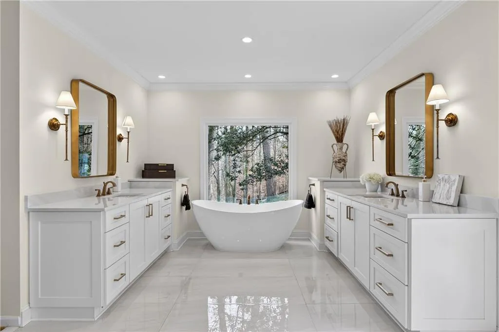 1735 Winterthur Close Nw, Sandy Springs, Georgia 30328, 5 Bedrooms Bedrooms, ,4 BathroomsBathrooms,Residential,For Sale,1735 Winterthur Close Nw,7713110